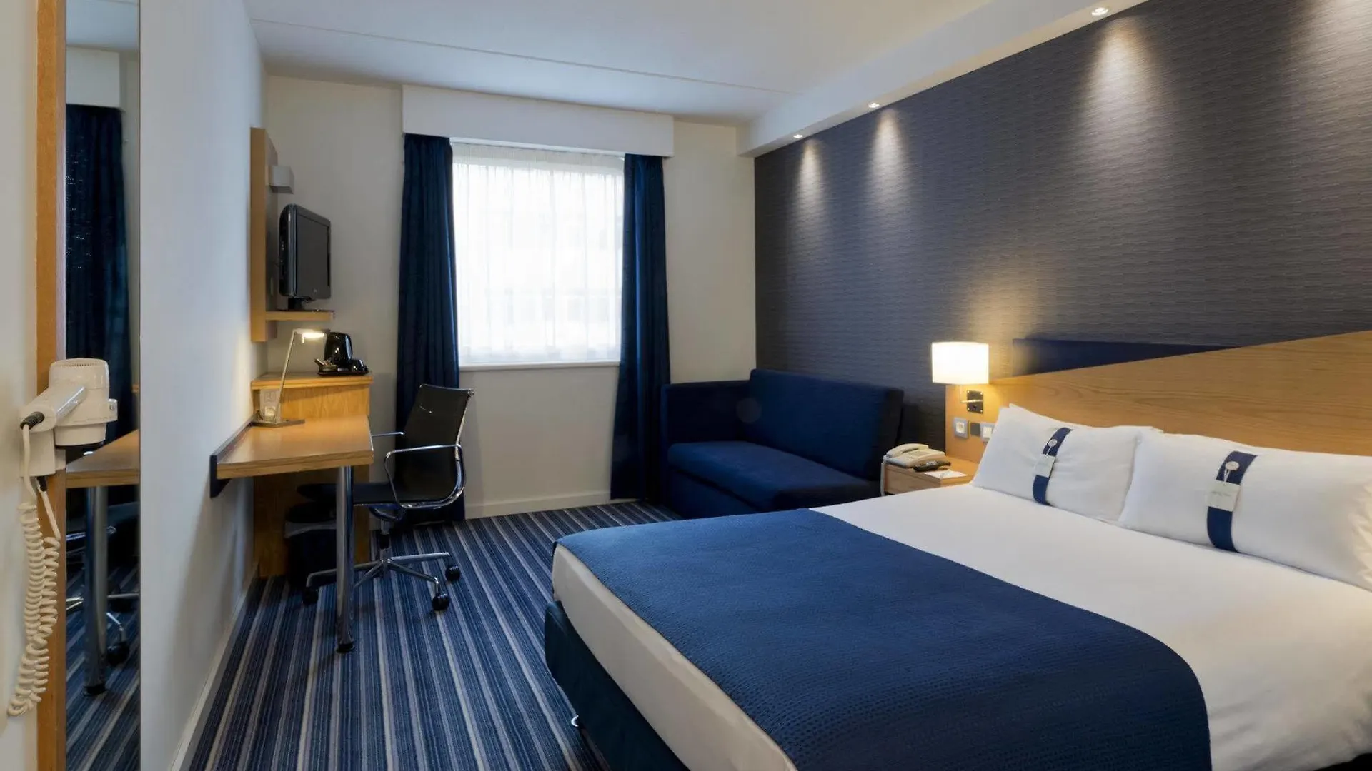 Holiday Inn Express Antwerpen City North By Ihg Hotel Antwerp